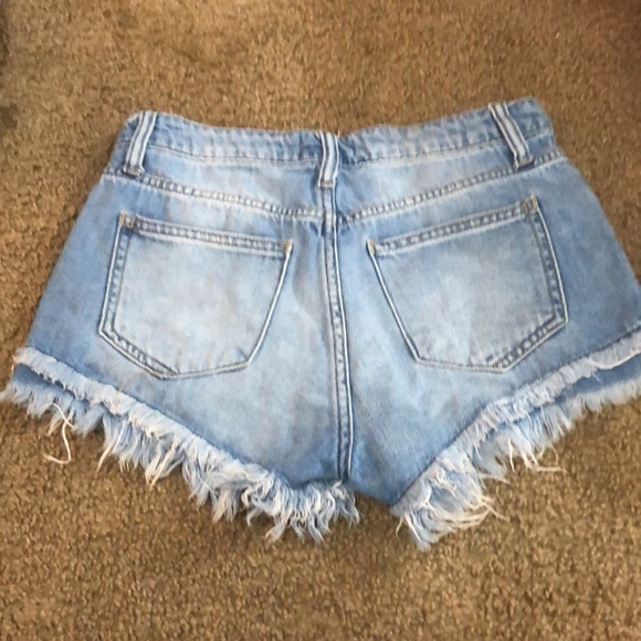 VESTIQUE BLUE JEAN SHORTS WITH DISTRESS TRIM AT BOTTOM - Picture 3 of 3